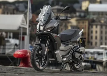 Aprilia SR GT 400