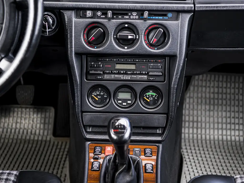 Mercedes-Benz 190 E 2.5-16 Evolution II Mercedes-Benz 190 E 2.5-16 Evolution II